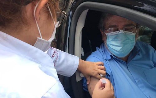 Ex-prefeito Paganini recebe a primeira dose da vacina                          