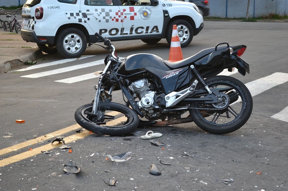 Acidente envolvendo motos deixa vítima em estado grave