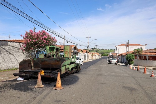 Recapeamento asfáltico abrange seis ruas do Penhão