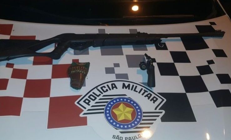 No Luppi, marido covardão ameaça esposa com arma de fogo