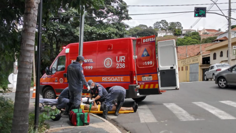 Colisão entre moto e caminhonete fere homem na Italianos