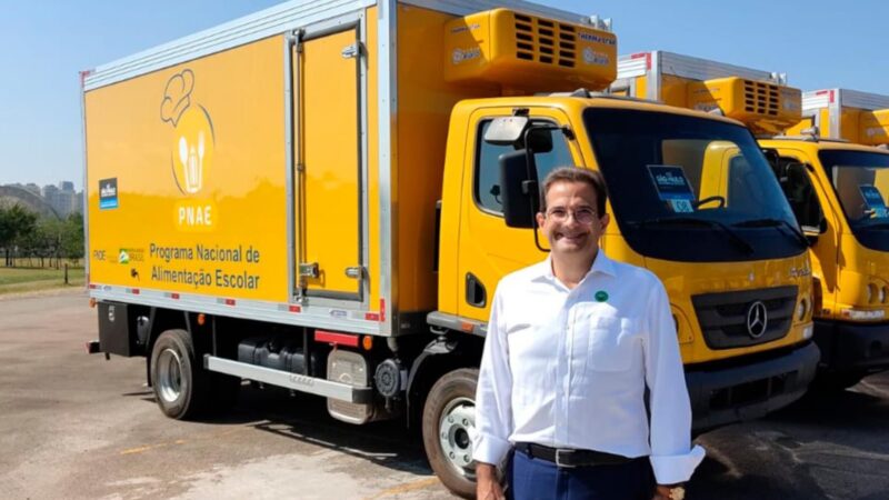 Deputado Edmir Chedid anuncia caminhão para transportar merenda