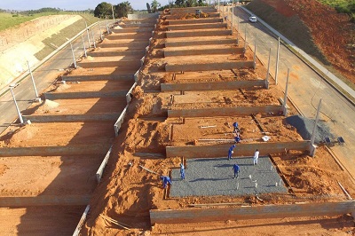 Obras de construção das casas de Eleutério foram iniciadas