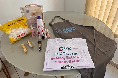 Prefeitura inicia curso de manicure em parceria com o Estado