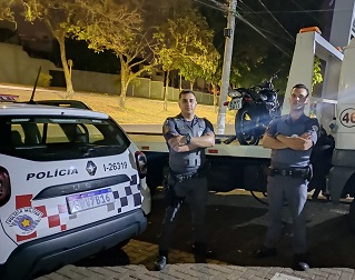 Dupla é detida por pm’s com moto ‘cabrita’