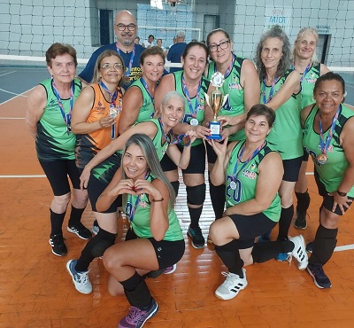 Vôlei 50+ vence Amparo e conquista o título na ADR