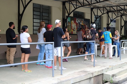 Habitação entrega senhas para busca pela casa própria