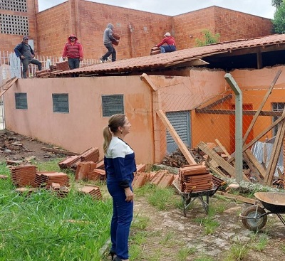 Secretária visita obras em EMEB