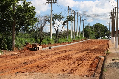 Parque Felicidade tem rua pavimentada