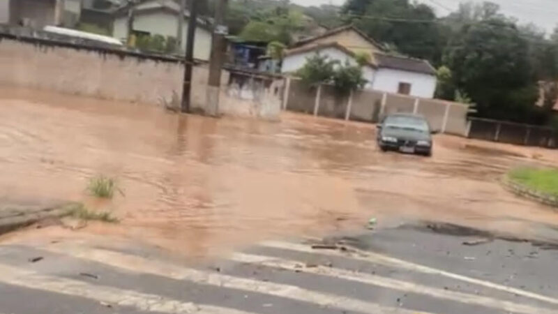 Muita chuva em pouco tempo vem atormentando os itapirenses