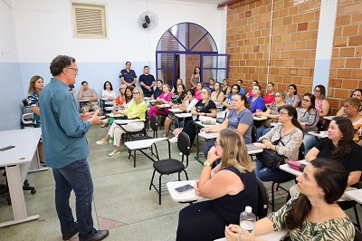 Toninho Bellini comanda reunião com gestoras de escolas visando mais segurança