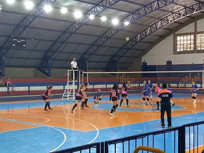 Vôlei feminino enfrenta Taubaté na Copa Itatiba