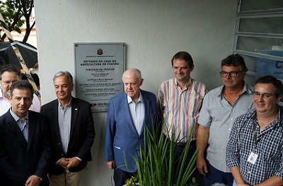 Políticos e autoridades prestigiam reinauguração da Casa da Agricultura