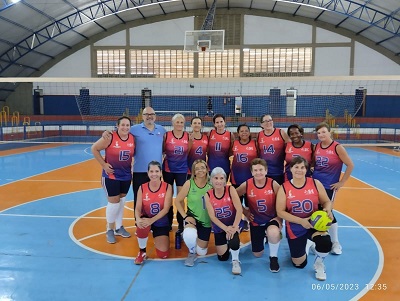 Vôlei feminino atropela 3 adversários na  ADR