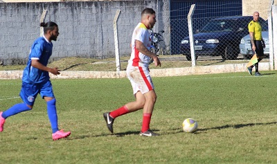 Líderes em campo amanhã pela Segunda Divisão