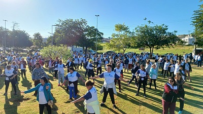 Projeto Super-Ação promove aula especial e entrega de camisetas