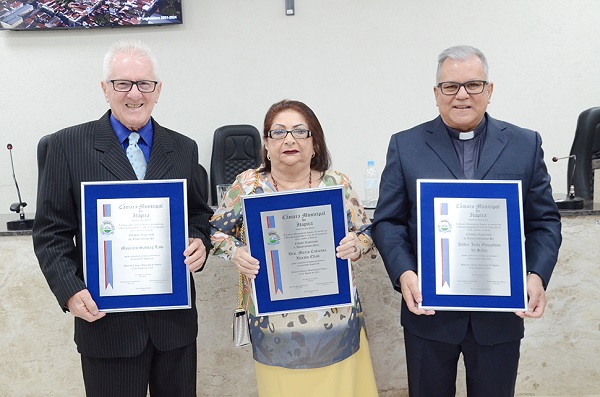 Câmara lotada durante entrega de títulos de cidadania itapirense