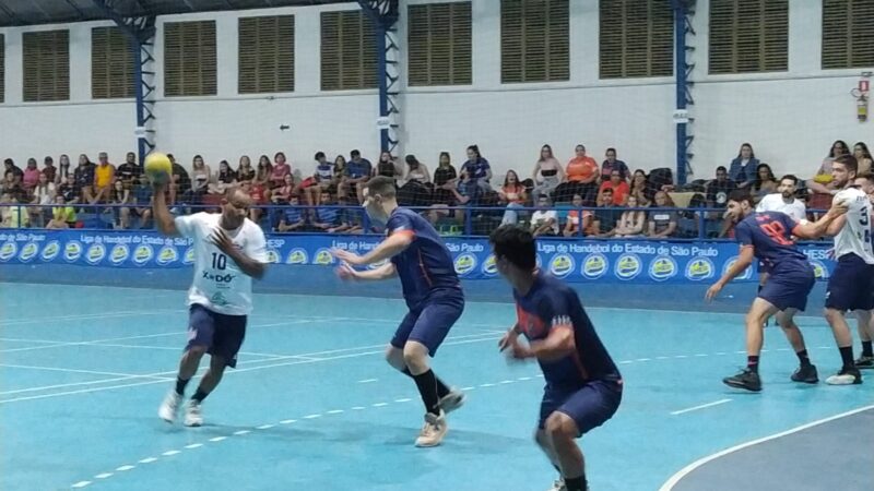 Handebol masculino perde e disputará o bronze na Liga