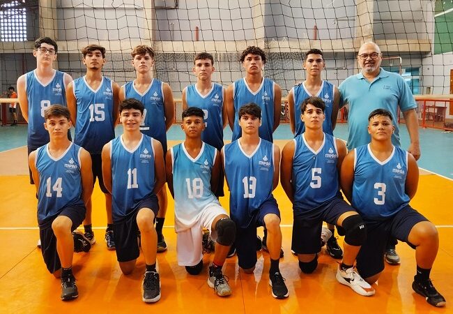 Vôlei masculino é semifinalista no sub-18 da ADR