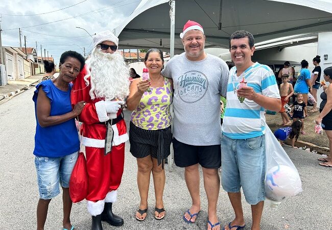 Vereador André Siqueira faz ação de Natal na Vila Izaura