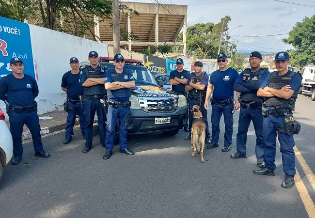 Dupla é presa no momento em que carga de pó era entregue