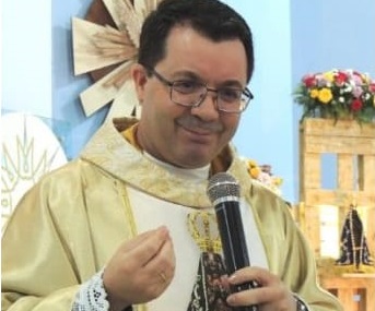 Cúria demite padre que atuou em Itapira e o obriga a não ter filhos