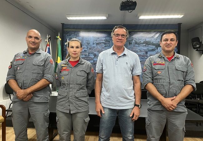 Prefeito e comando do Corpo de Bombeiros definem questões relacionadas aos bombeiros voluntários