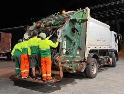 Empresa da coleta de lixo opera com 4 caminhões hoje