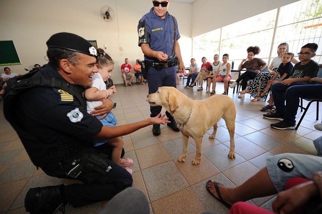 Canil da GCM participa de evento em Engenheiro Coelho