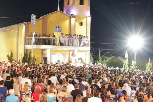 Festa de São Benedito tem procissão e apresentação da Corte