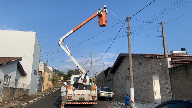 Vereador André Siqueira pede iluminação de Led para 5 bairros