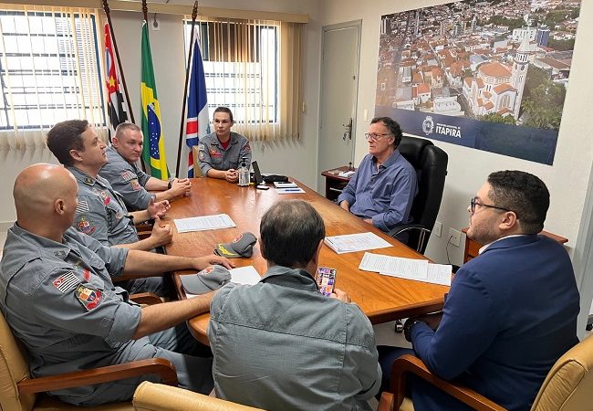 Toninho Bellini cede terreno para nova sede e veículo para o Corpo de Bombeiros