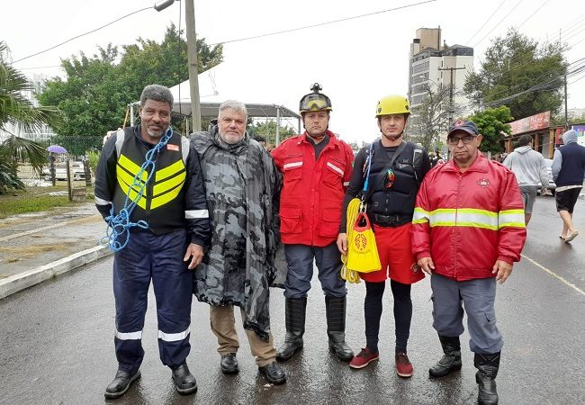 Itapirense que atuou no resgate de vítimas no RS é homenageado