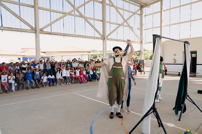 Educação Financeira é tema de teatro em escola municipal