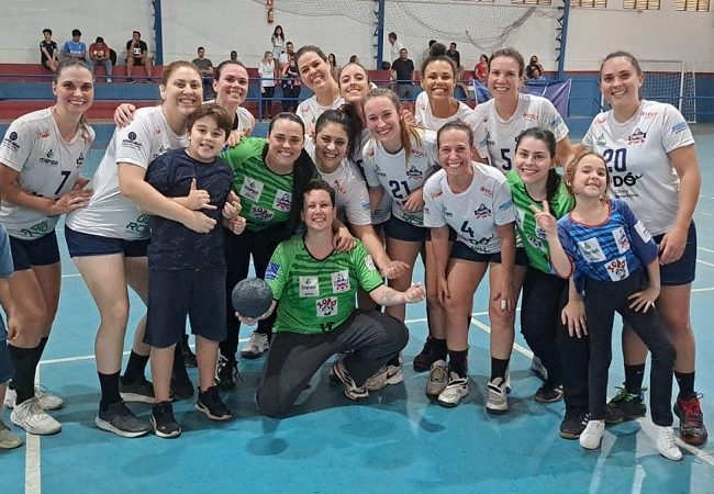 Handebol feminino bate a líder Marília e Taís Modesto é a melhor do jogo