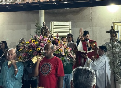 Procissão marca encerramento da Festa em Louvor a São Pedro