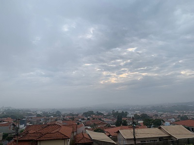 Chuvinha chega, mas não traz frio mais intenso