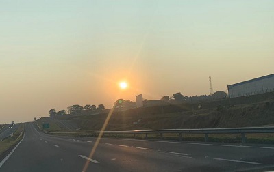 Semana começa com sol ‘estalando’ e sem sinal de chuva