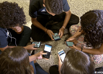 Celular em escolas de São Paulo será proibido a partir de 2025